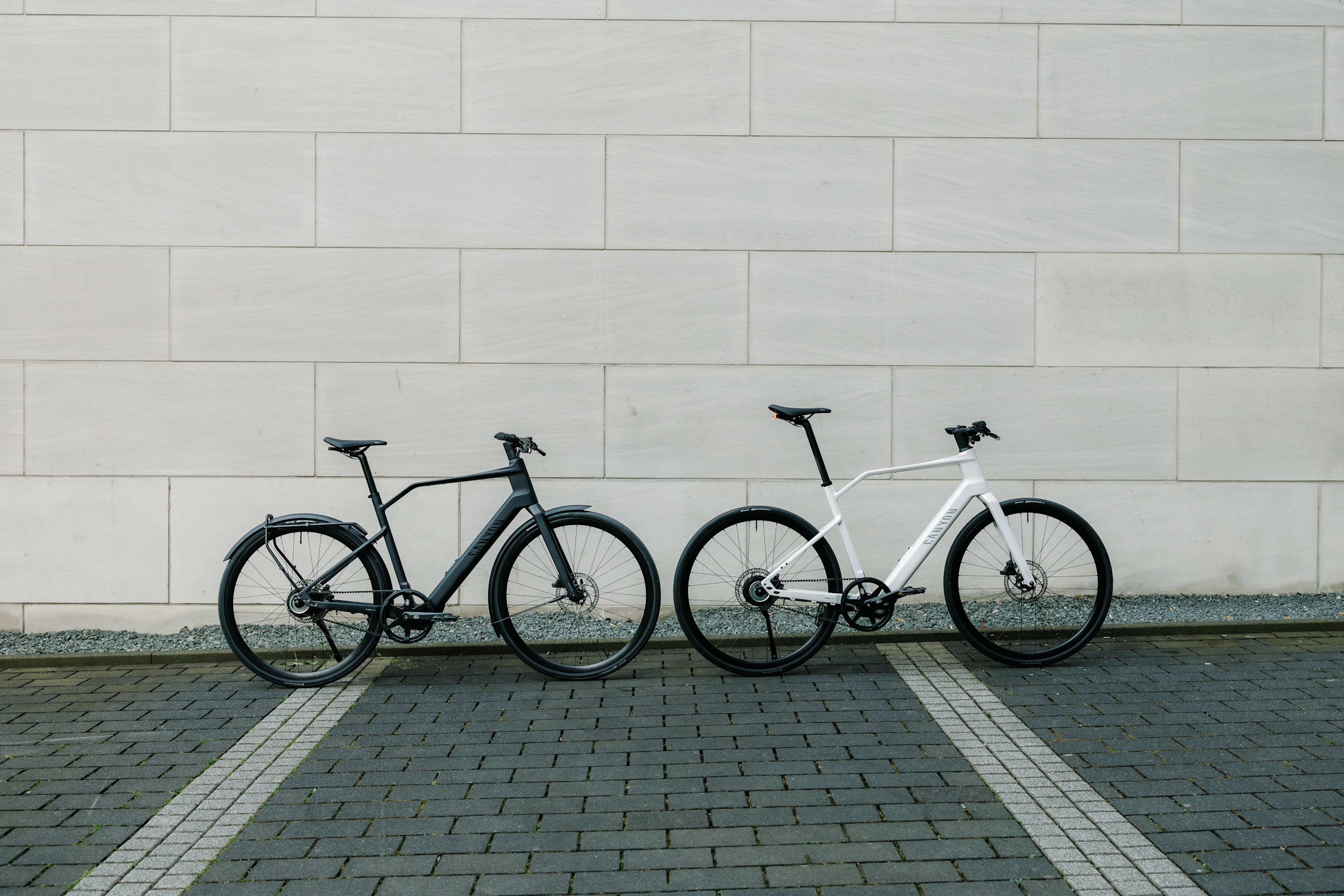 Does the Canyon Roadlite ON CF  live up to the lightweight hype?