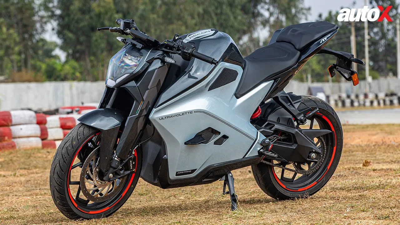 🛻 Step Aside, Cybertruck: Motorcycle Tows Bus and Truck