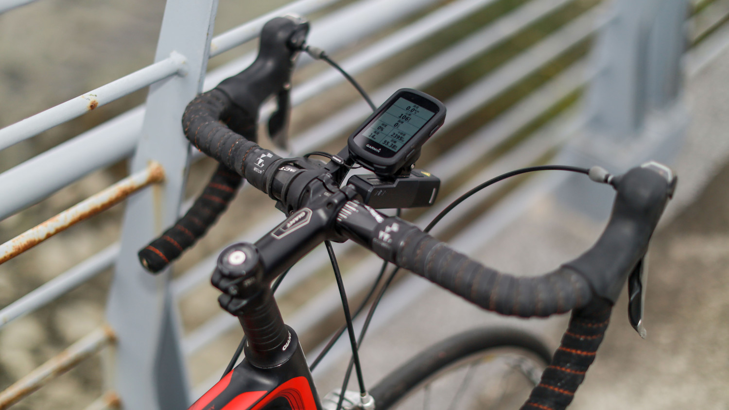 5 Cheap vs 5 Expensive E-Bike Computers
